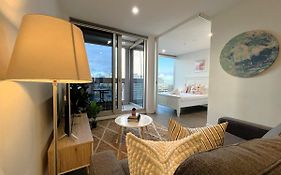 2 Bedroom 1 Bath, Free Parking, Southern Cross, Lvl 42